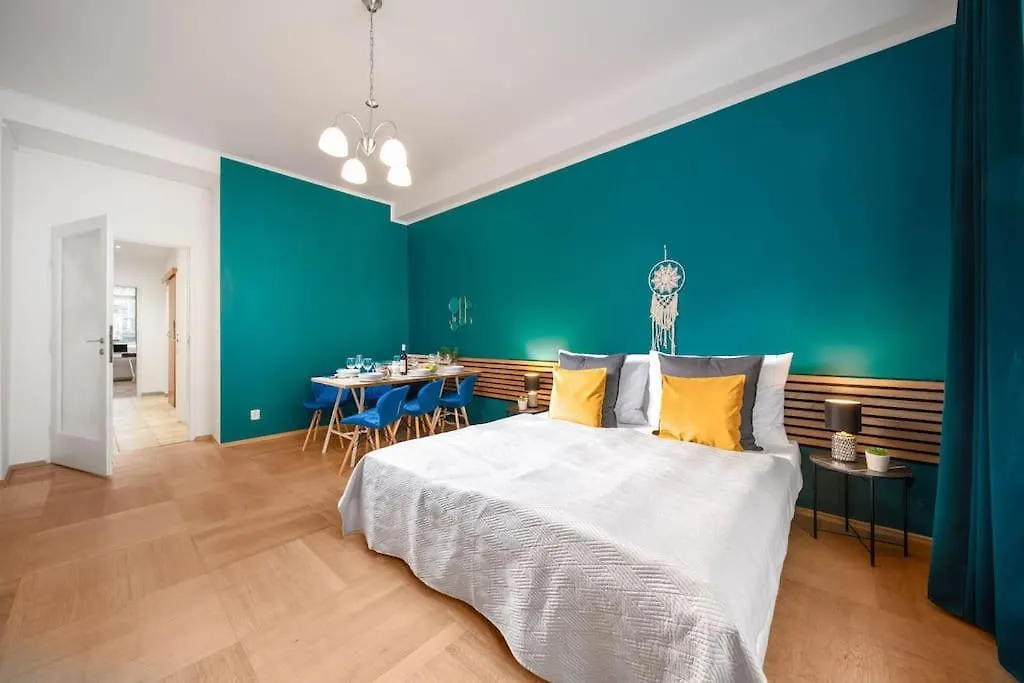 Διαμέρισμα Cityscape Charm Spacious 3 Bedroom Haven For 7 Πράγα
