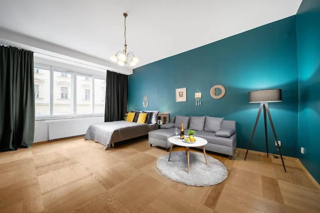 Cityscape Charm Spacious 3 Bedroom Haven For 7 Πράγα 0*,  Τσεχία