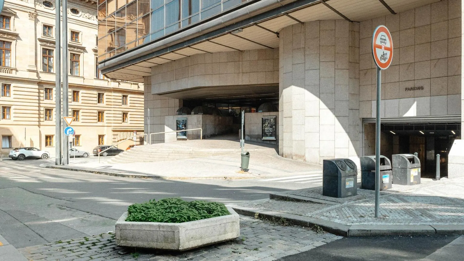 Cityscape Charm Spacious 3 Bedroom Haven For 7 براغ شقة