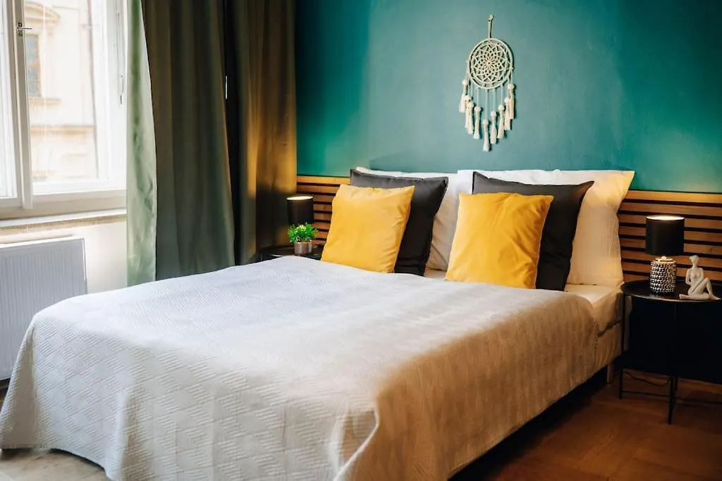 Cityscape Charm Spacious 3 Bedroom Haven For 7 Πράγα Διαμέρισμα